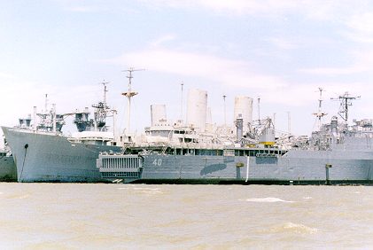 LSD 40 USS Fort Fisher
